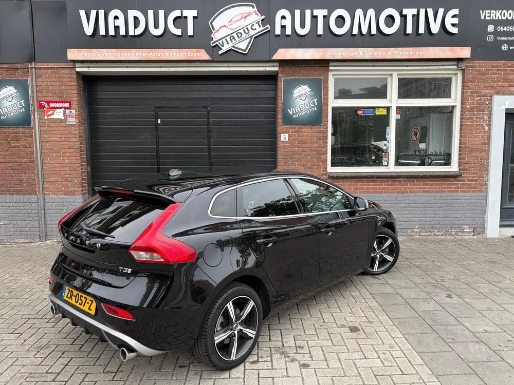 Volvo V40 1.5 T3 Polar+ Sport R-Design Automaat Glas uit 2019, foto 7
