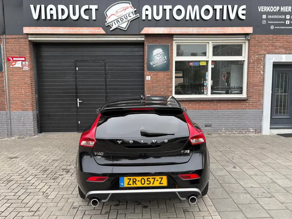 Volvo V40 1.5 T3 Polar+ Sport R-Design Automaat Glas uit 2019, foto 8