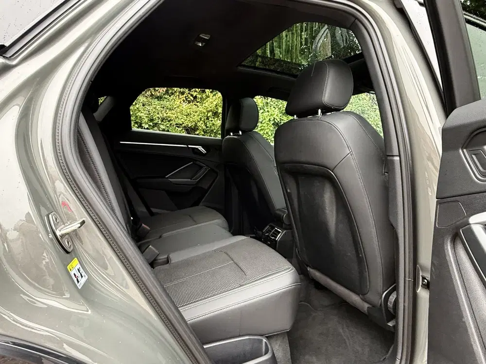 Audi Q3 35 TFSI S Edition I Pano I Automaat uit 2022, foto 11