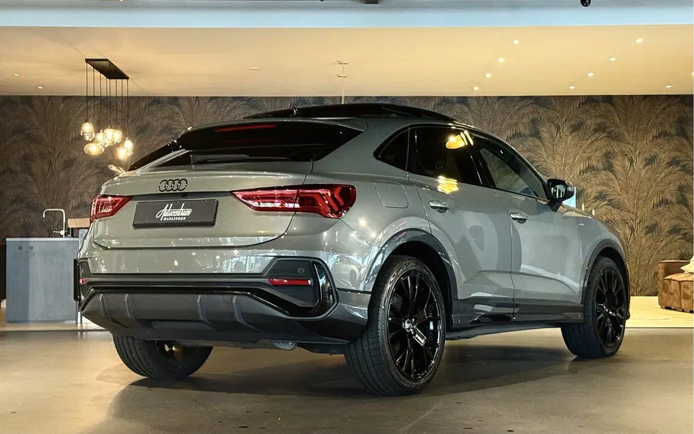 Audi Q3 35 TFSI S Edition I Pano I Automaat uit 2022, foto 15