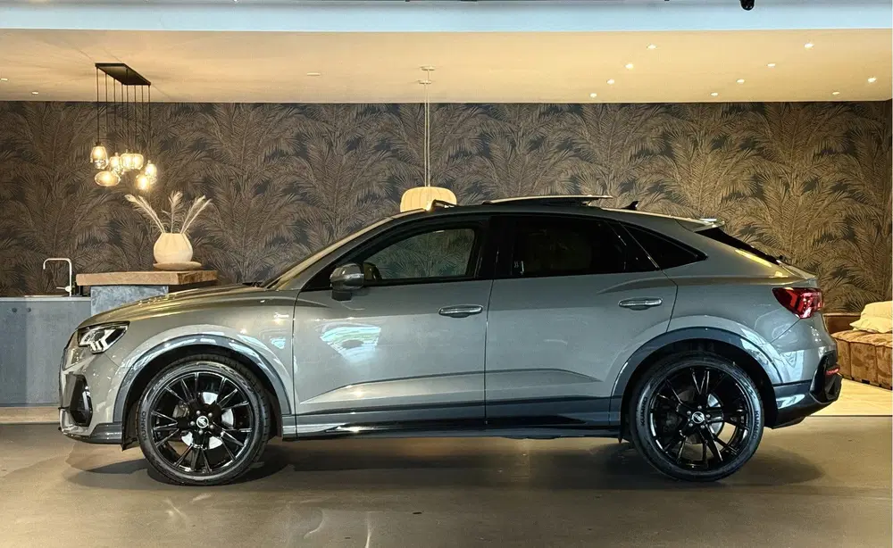 Audi Q3 35 TFSI S Edition I Pano I Automaat uit 2022, foto 2