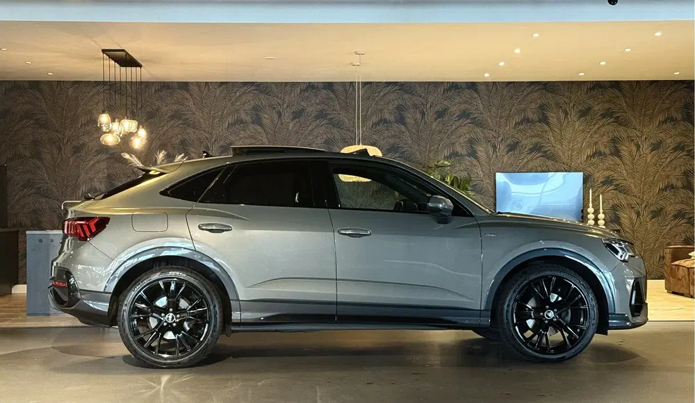Audi Q3 35 TFSI S Edition I Pano I Automaat uit 2022, foto 6