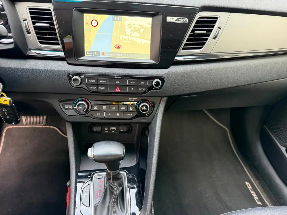 Kia Niro 1.6 GDi Hybrid DynamicLine uit 2019, foto 15