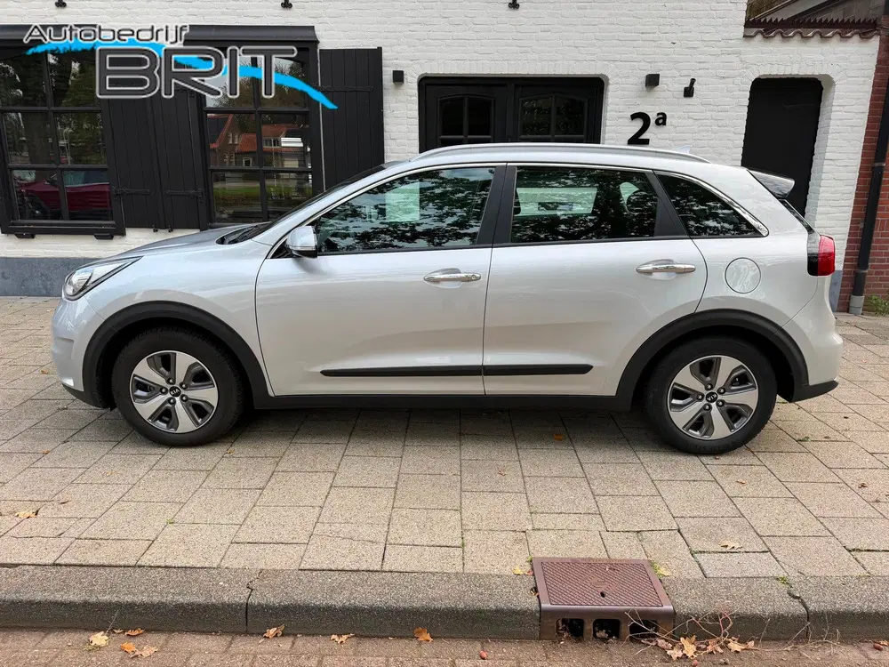 Kia Niro 1.6 GDi Hybrid DynamicLine uit 2019, foto 2