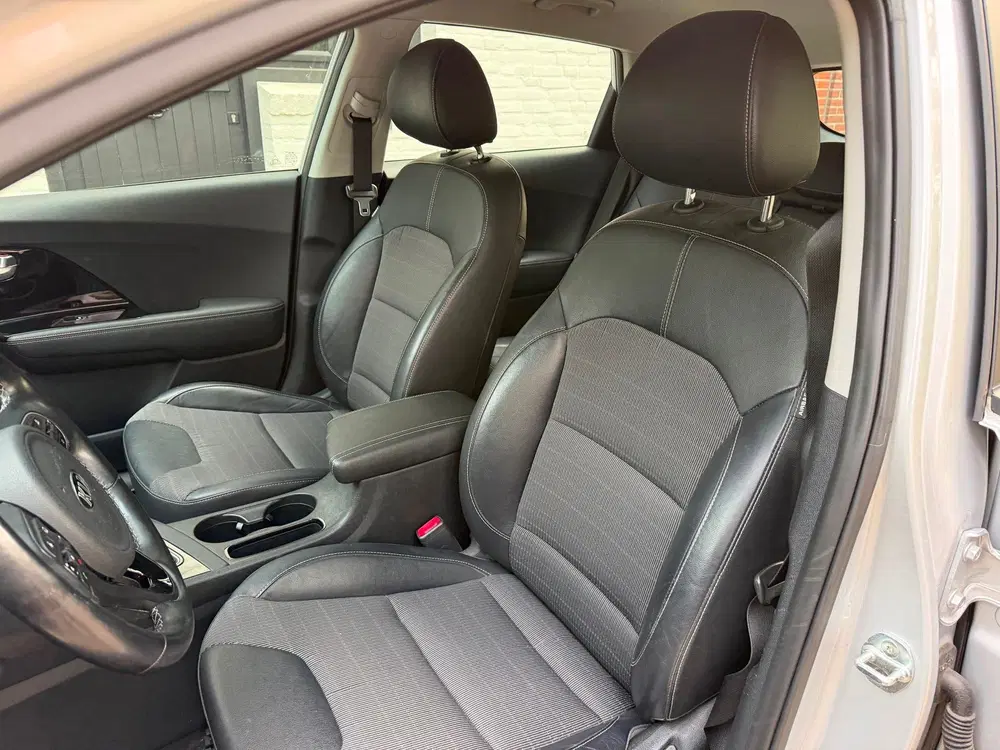 Kia Niro 1.6 GDi Hybrid DynamicLine uit 2019, foto 9