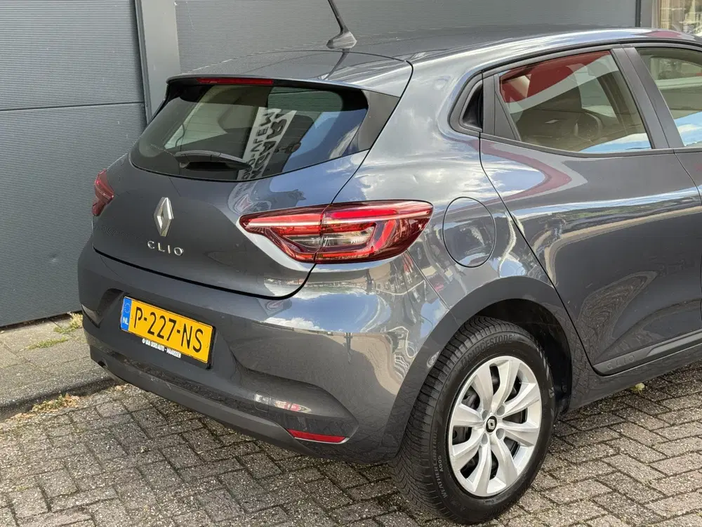 Renault Clio 1.0 TCe Life uit 2022, foto 12