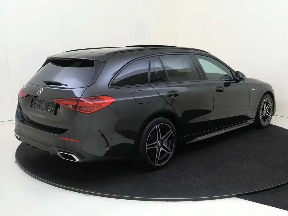 Mercedes-Benz C-Klasse 300 e Business Solution AMG uit 2025, foto 2