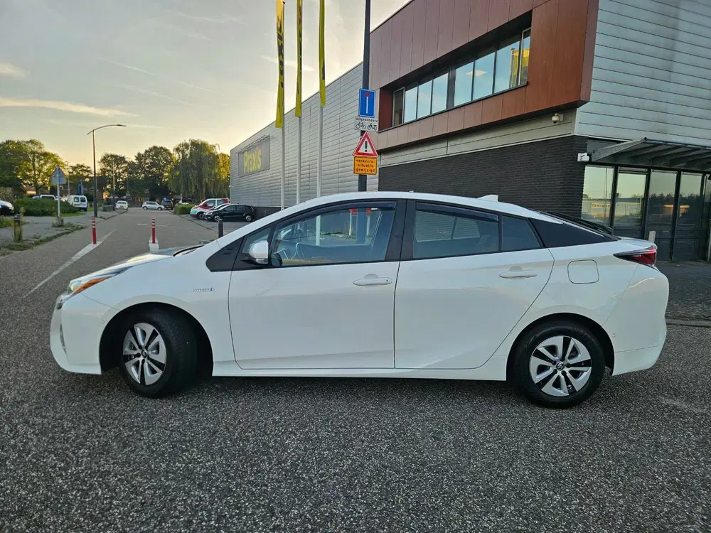 Toyota Prius Wij hebben nog goede Hybride Toyota`s>> dr uit 2019, foto 2