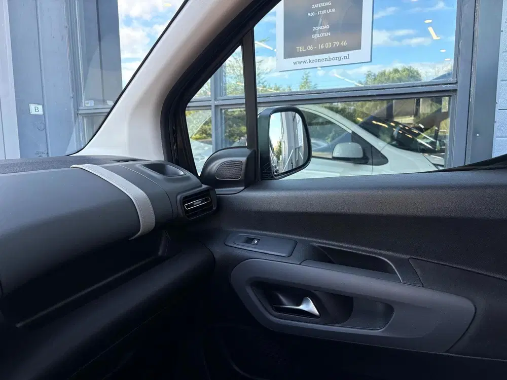 Citroën Berlingo Citroen Berlingo 1.2 PureTech Shine uit 2023, foto 9