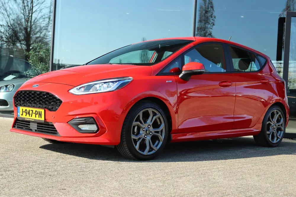 Ford Fiesta 1.0 EB AUTOMAAT ST-LINE + TREKHAAK uit 2020