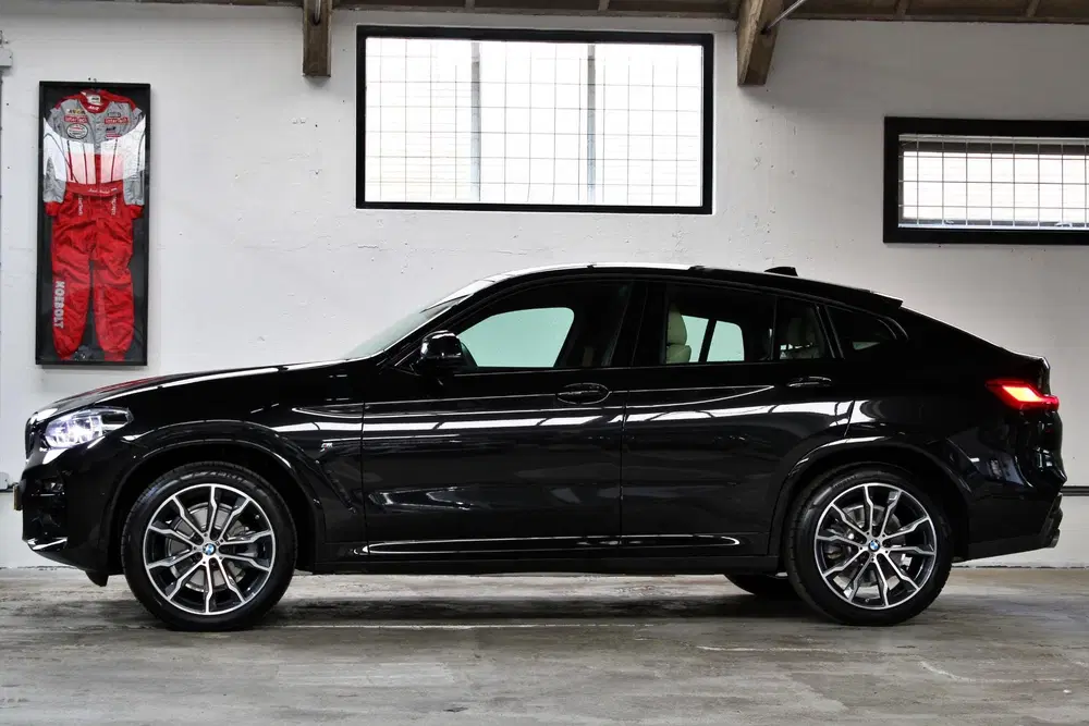 BMW X4 xDrive20i High Executive Edition M Sport uit 2020, foto 2
