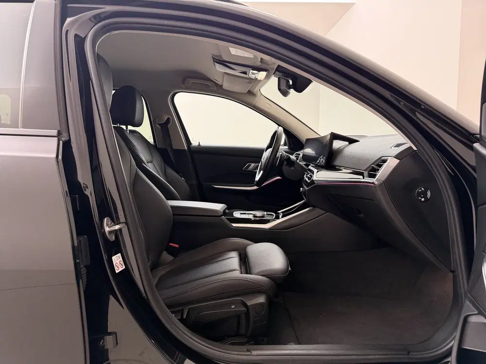 BMW 3-serie 3 Serie Touring 330e I Facelift I HUD I Ad uit 2022, foto 11