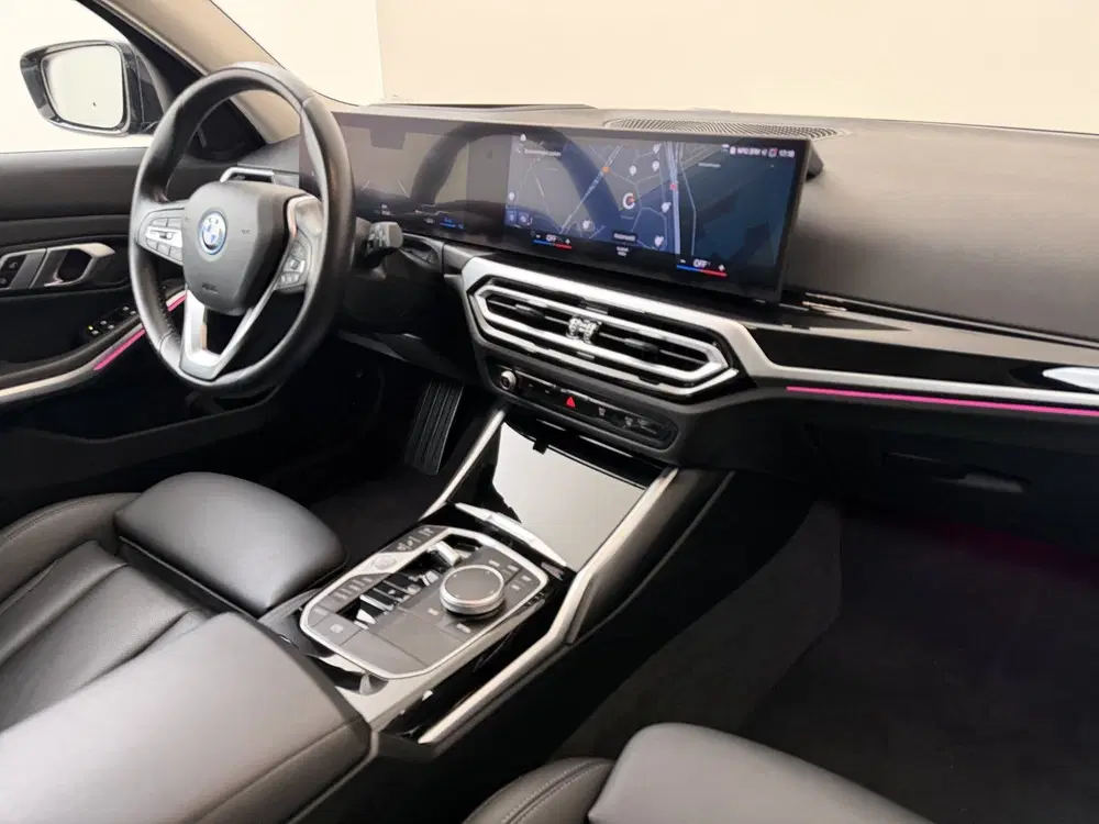 BMW 3-serie 3 Serie Touring 330e I Facelift I HUD I Ad uit 2022, foto 14