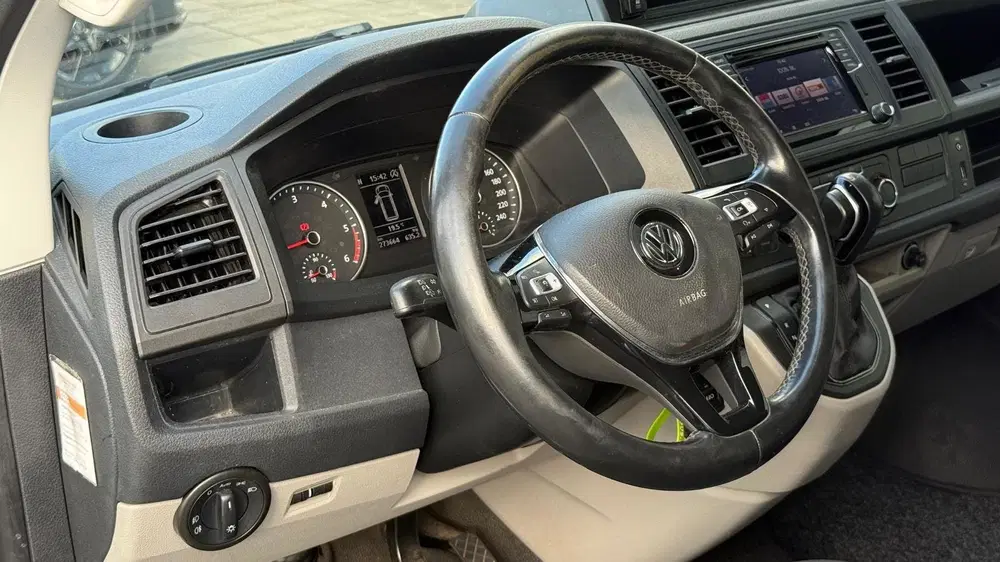 Volkswagen Transporter 2.0 TDI L2H1 DSG uit 2019, foto 10