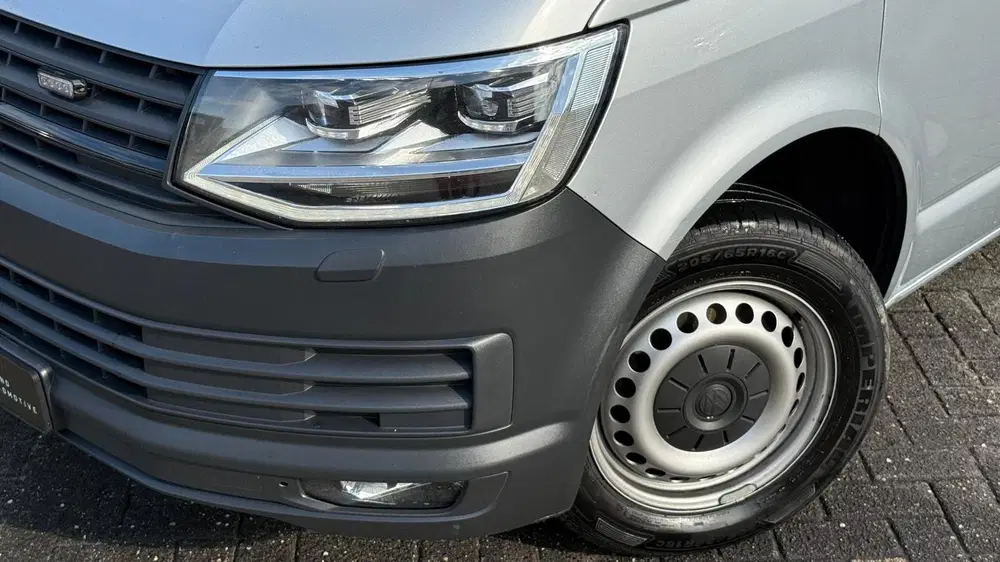 Volkswagen Transporter 2.0 TDI L2H1 DSG uit 2019, foto 5