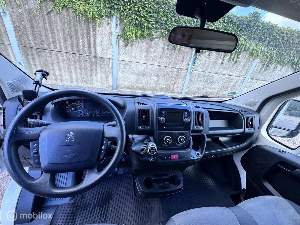 Peugeot Boxer 435 2.2 BlueHDi 165 Pro Zwaar uit 2020, foto 12