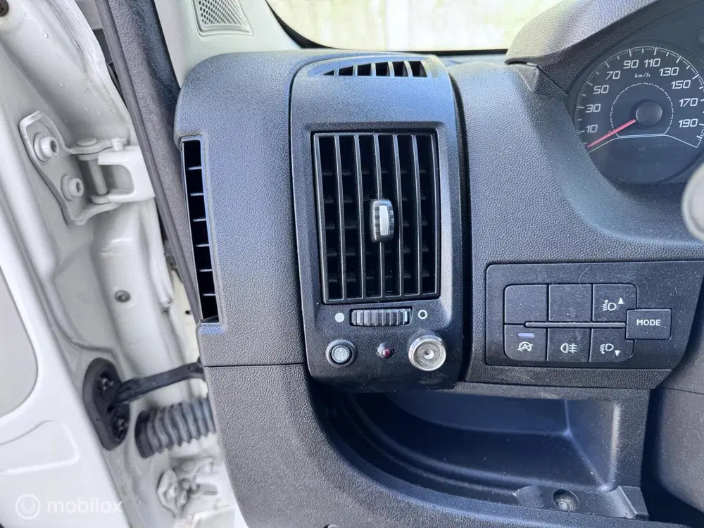 Peugeot Boxer 435 2.2 BlueHDi 165 Pro Zwaar uit 2020, foto 13