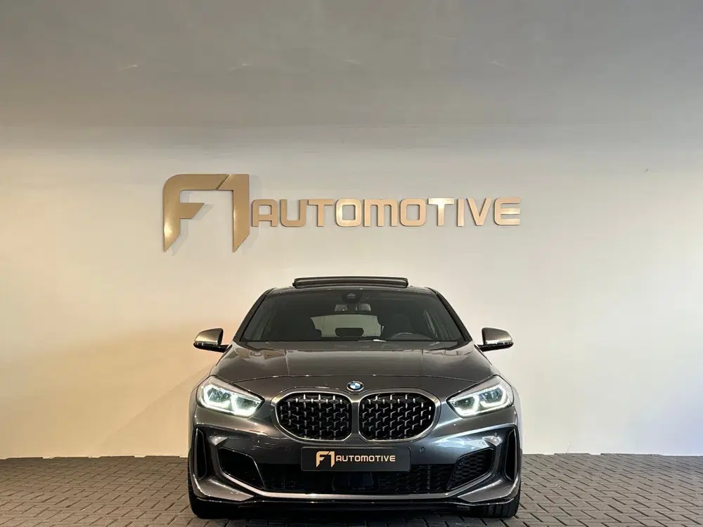 BMW 1-serie M135i xDrive Pano uit 2020, foto 2