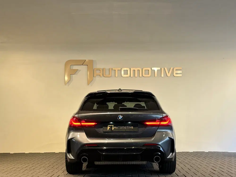 BMW 1-serie M135i xDrive Pano uit 2020, foto 5