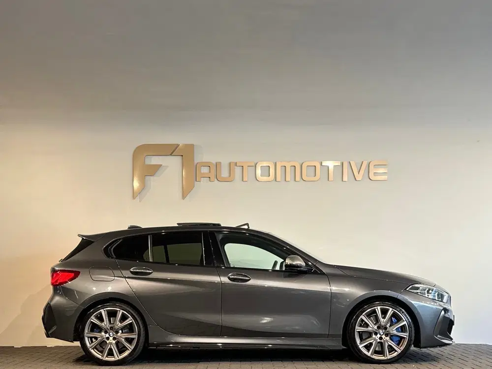 BMW 1-serie M135i xDrive Pano uit 2020, foto 8