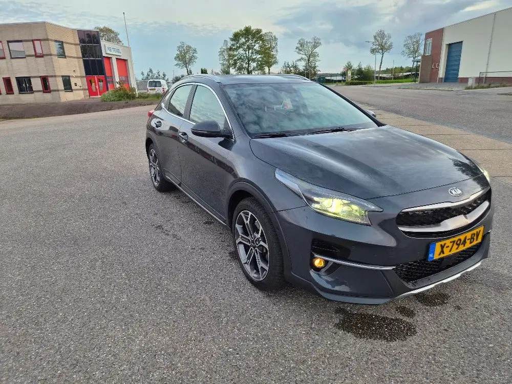 Kia XCeed 1.6 GDi Phev 141pk Dct6 2021 Grijs uit 2021, foto 3