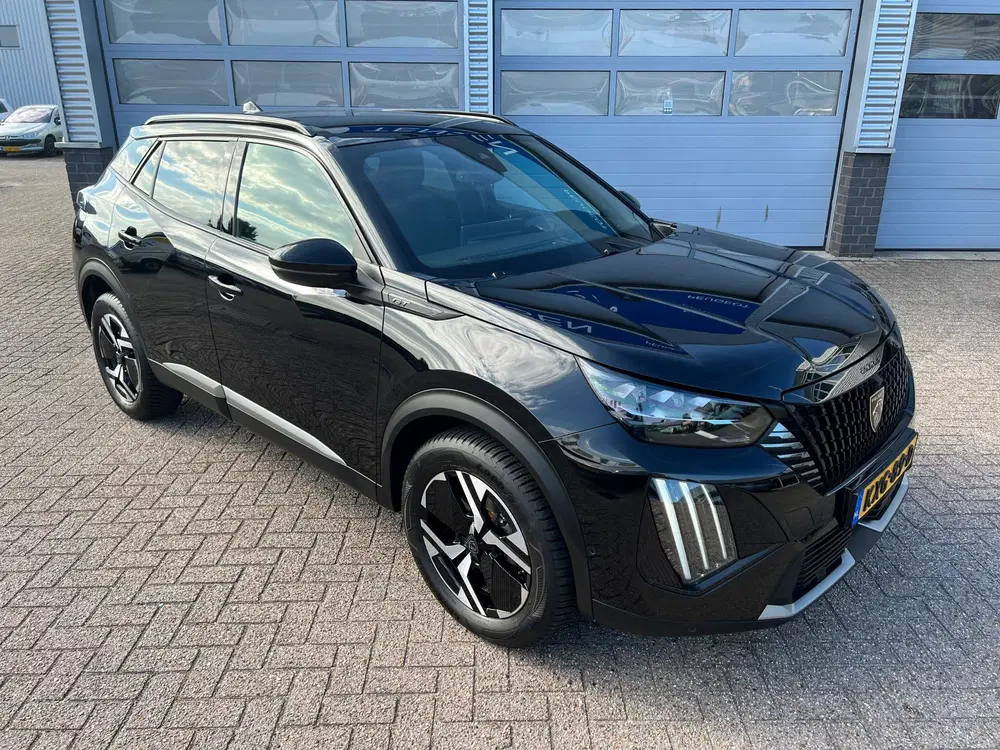 Peugeot 2008 1.2 Hybrid 145PK GT uit 2025, foto 2