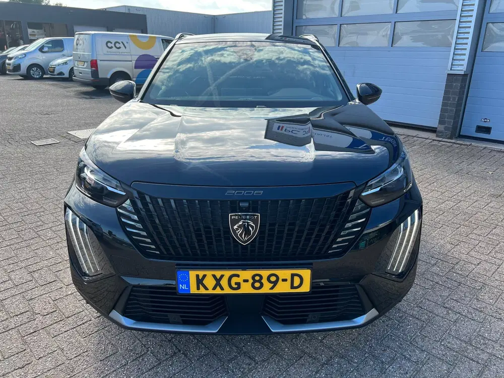 Peugeot 2008 1.2 Hybrid 145PK GT uit 2025, foto 3