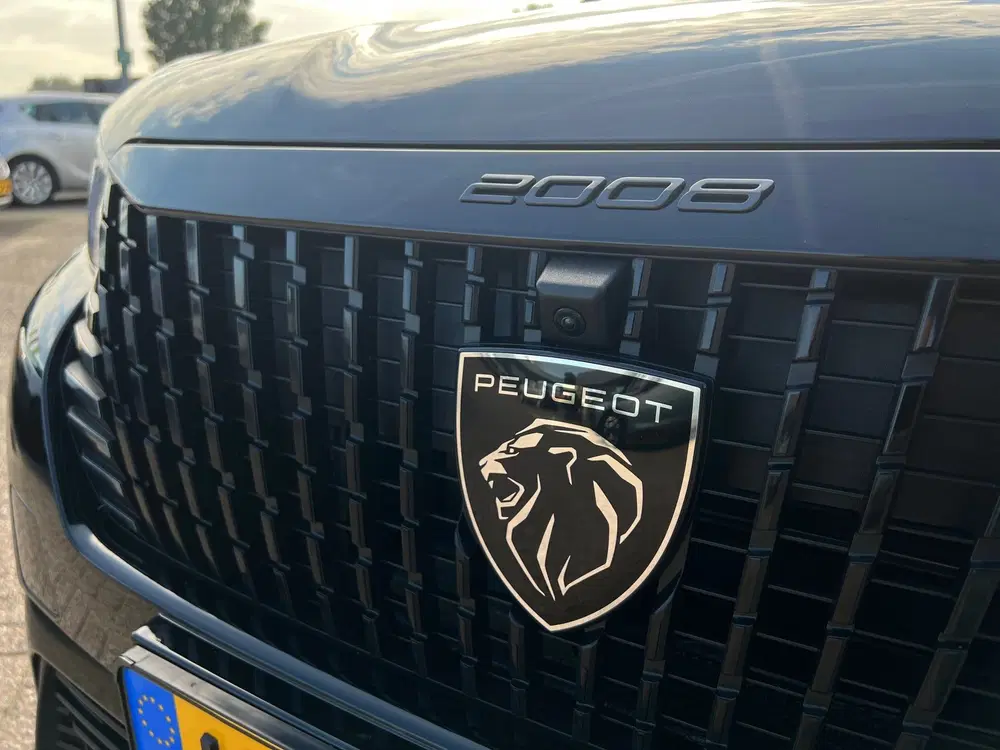 Peugeot 2008 1.2 Hybrid 145PK GT uit 2025, foto 4