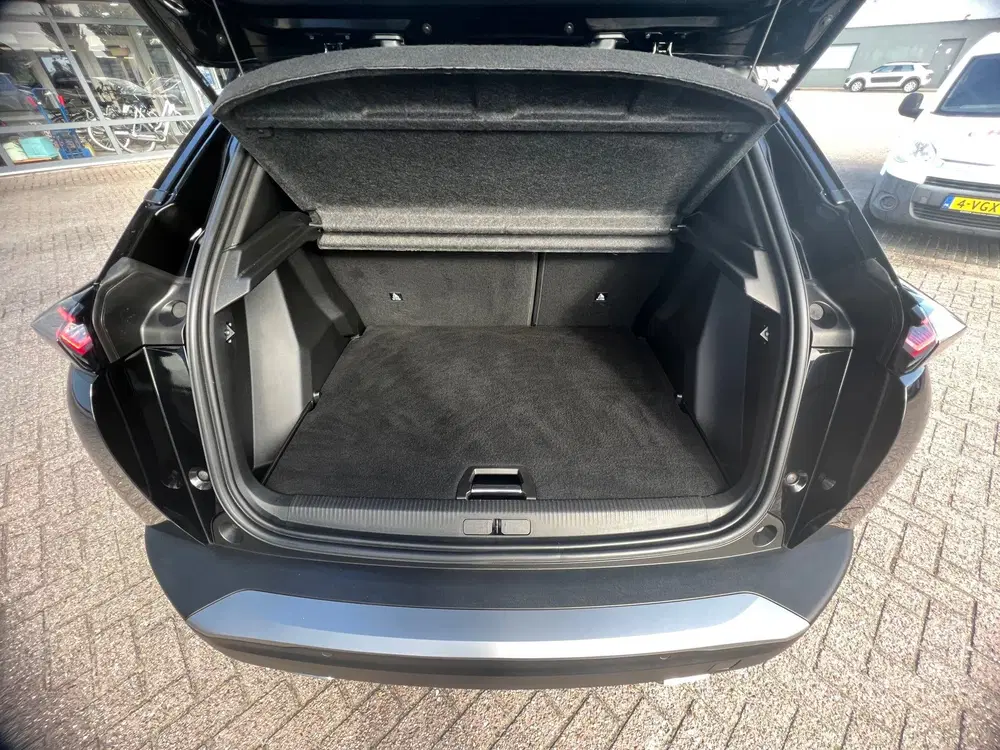 Peugeot 2008 1.2 Hybrid 145PK GT uit 2025, foto 9