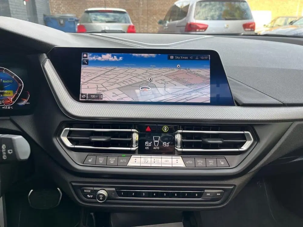 BMW 1-serie 118I M PERFORMANCE PANO KUIPSTOELEN CAMERA uit 2020, foto 13