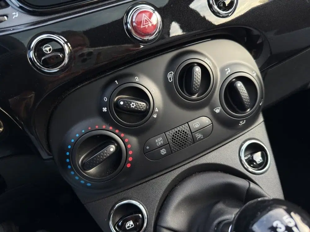 Fiat 500 1.0 Hybrid Dolcevita 2021 Zwart uit 2021, foto 15