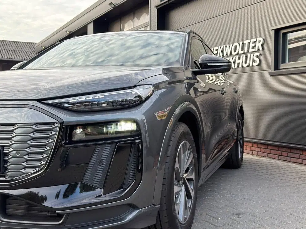 Audi Q6 e-tron performance 100 kWh 306 PK S Line uit 2026, foto 3