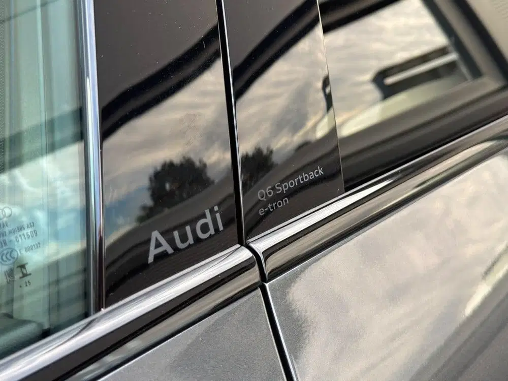 Audi Q6 e-tron performance 100 kWh 306 PK S Line uit 2026, foto 7