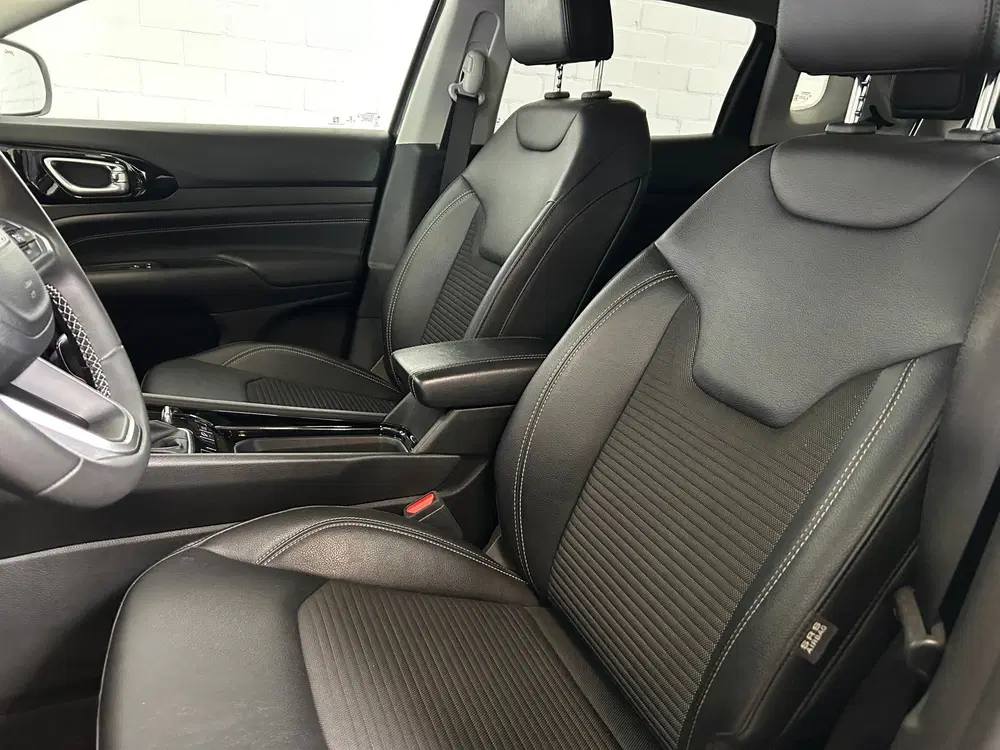 Jeep Compass 4xe Plug-in Hybrid Limited uit 2021, foto 11
