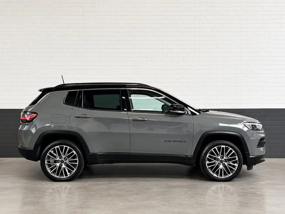 Jeep Compass 4xe Plug-in Hybrid Limited uit 2021, foto 4