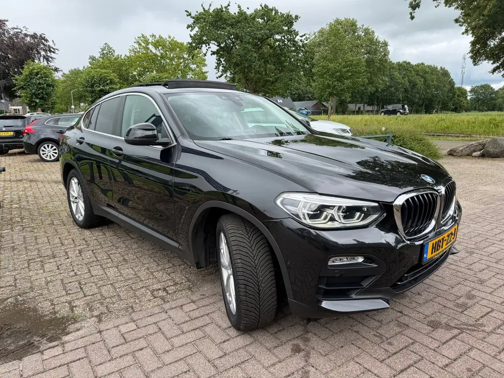 BMW X4 XDrive20i High Executive uit 2020, foto 6