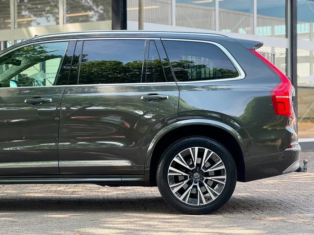Volvo XC90 2.0 T8 Recharge AWD Plug in Hybrid Dealer uit 2022, foto 11
