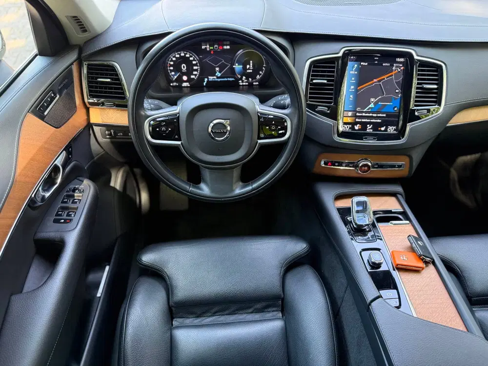 Volvo XC90 2.0 T8 Recharge AWD Plug in Hybrid Dealer uit 2022, foto 3
