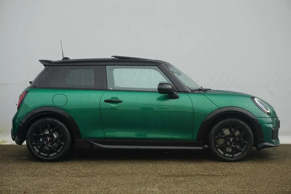 Mini John Cooper Works Cooper C John Cooper Works Uitvoering uit 2025, foto 3