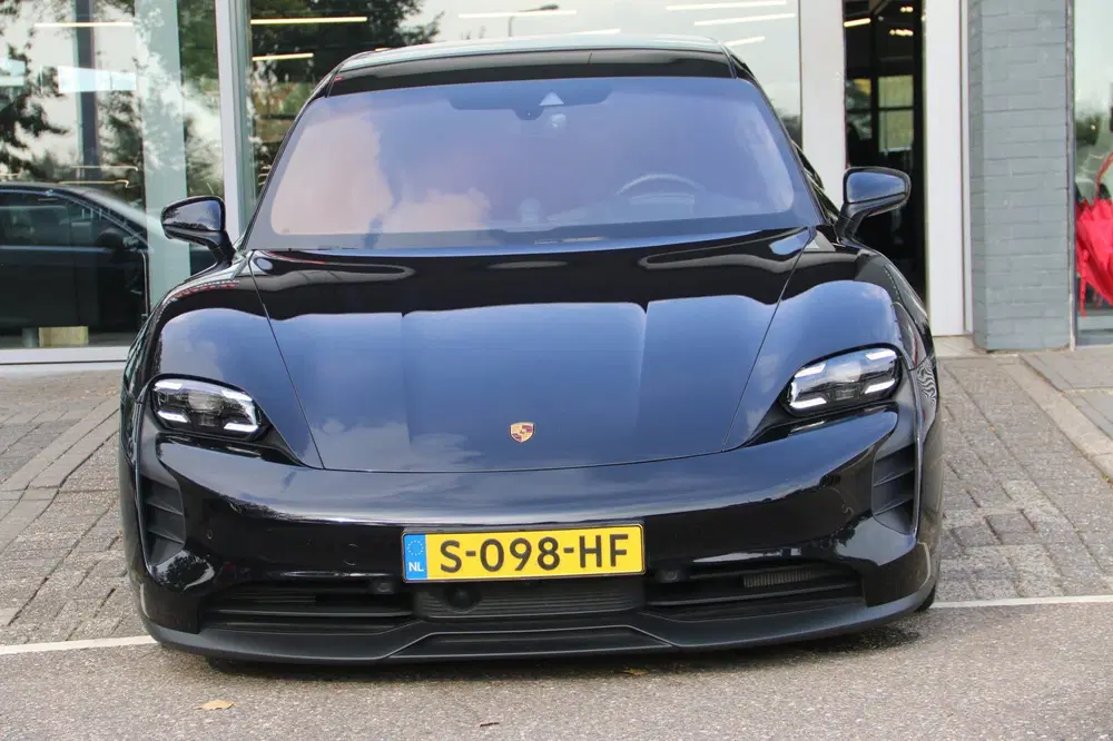 Porsche Taycan Sport Turismo GTS 93 kWh N.P.176.774 uit 2023, foto 2