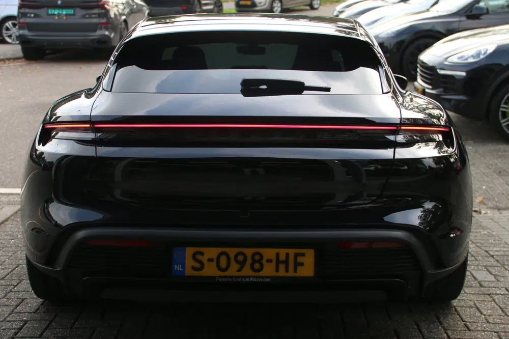 Porsche Taycan Sport Turismo GTS 93 kWh N.P.176.774 uit 2023, foto 6