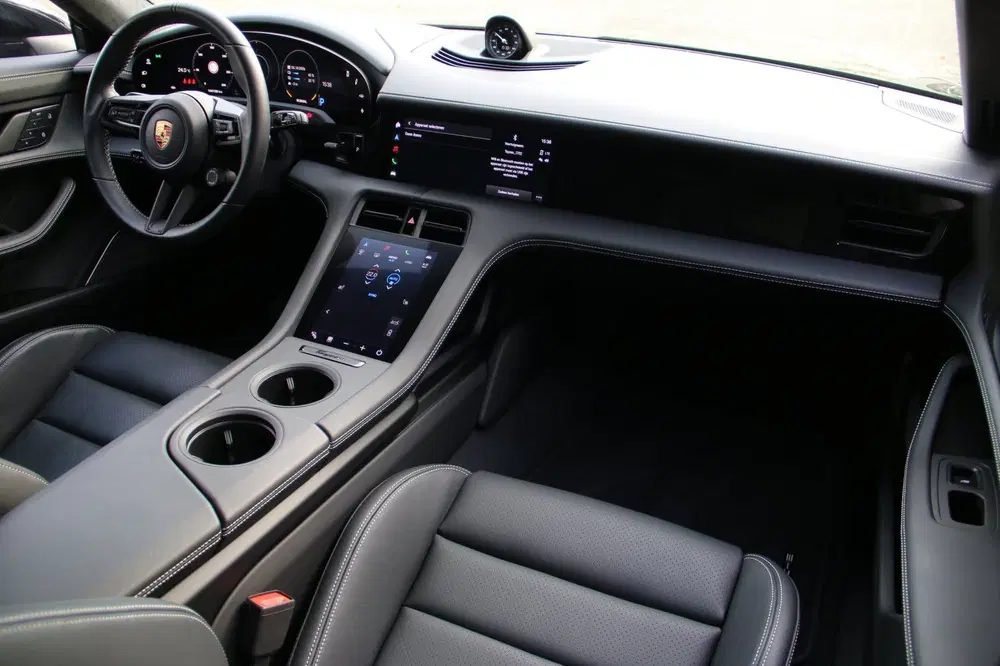 Porsche Taycan Sport Turismo GTS 93 kWh N.P.176.774 uit 2023, foto 9