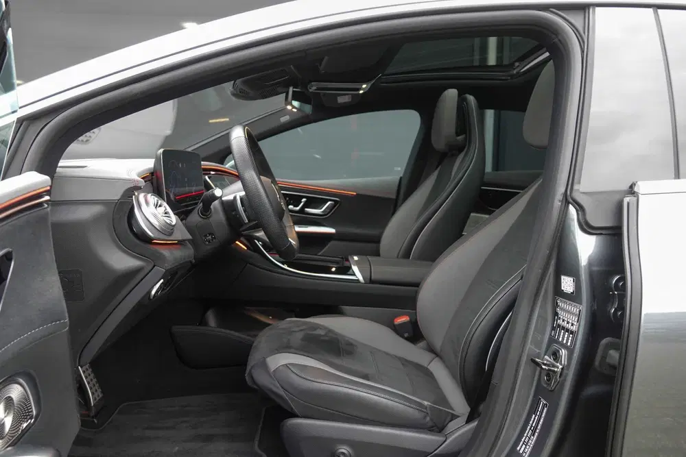 Mercedes-Benz EQE 350+ Long Range uit 2022, foto 5