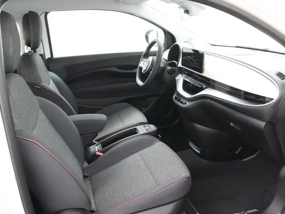 Fiat 500e Icon 42 kWh uit 2023, foto 2