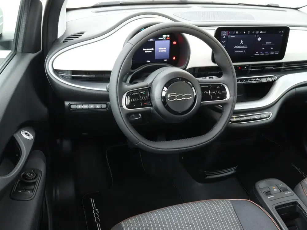Fiat 500e Icon 42 kWh uit 2023, foto 3