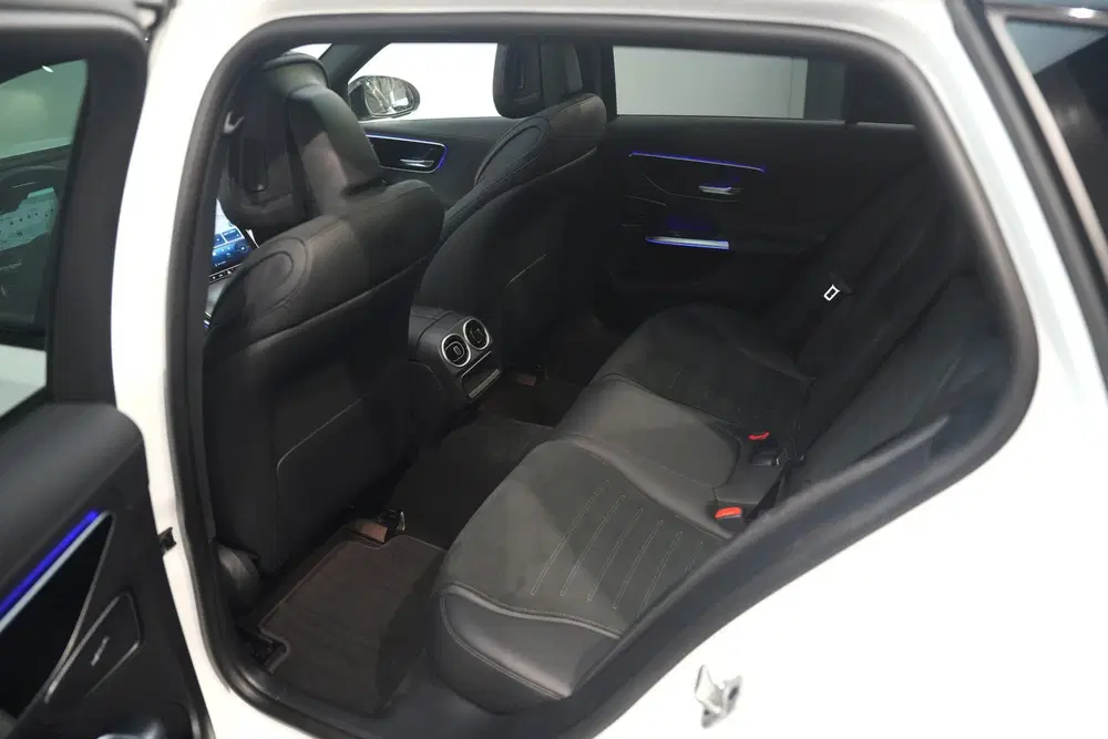 Mercedes-Benz C-Klasse 300 e AMG PANO NIGHT uit 2023, foto 12