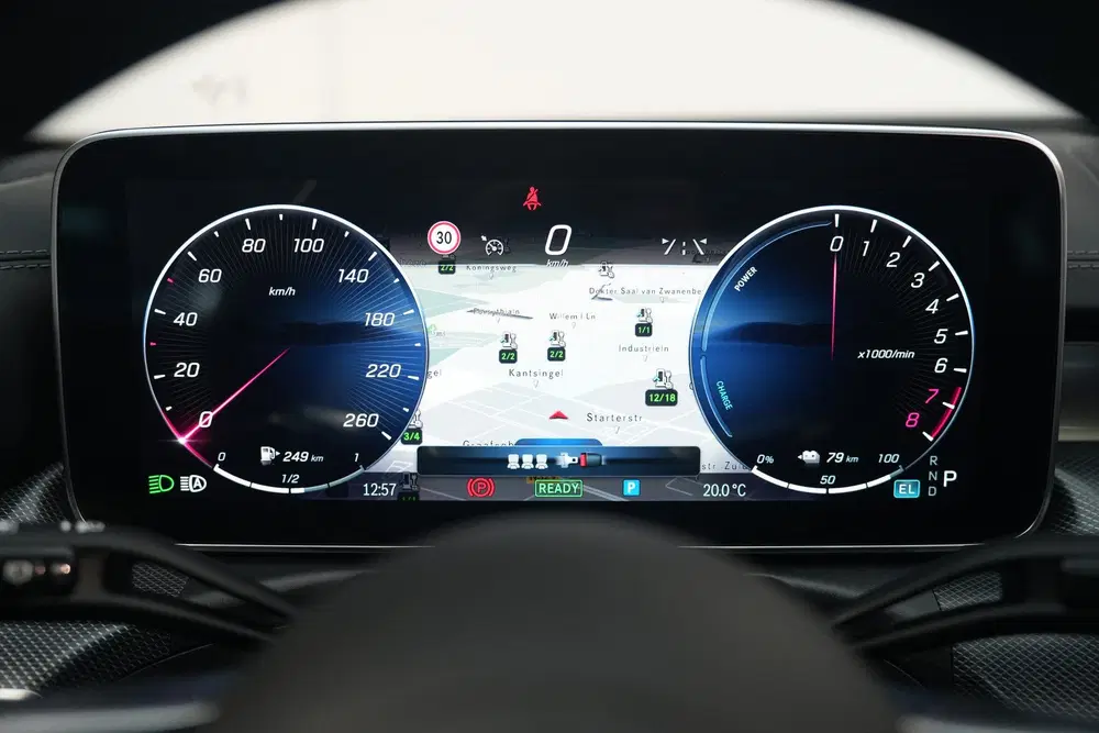 Mercedes-Benz C-Klasse 300 e AMG PANO NIGHT uit 2023, foto 15