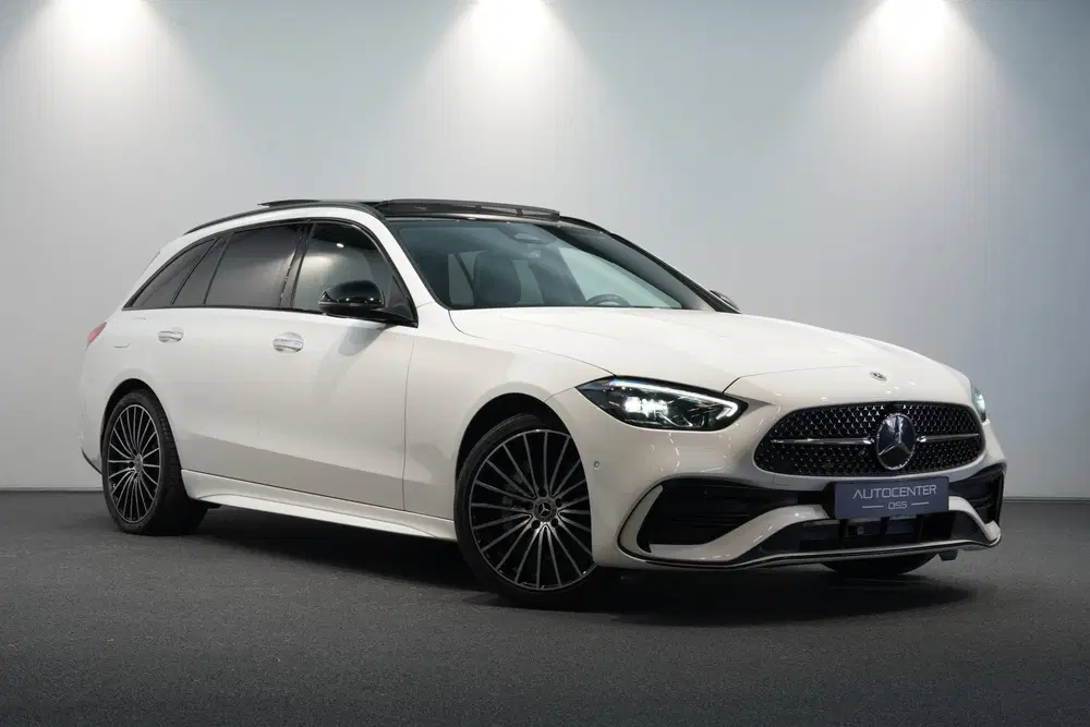 Mercedes-Benz C-Klasse 300 e AMG PANO NIGHT uit 2023, foto 4