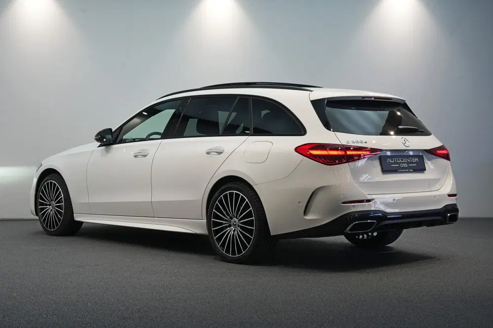 Mercedes-Benz C-Klasse 300 e AMG PANO NIGHT uit 2023, foto 6