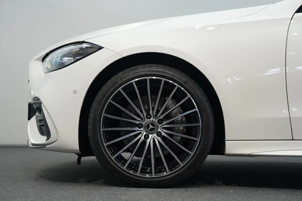 Mercedes-Benz C-Klasse 300 e AMG PANO NIGHT uit 2023, foto 7